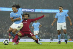 Bóng đá - Liverpool thua Man City 2-3: Salah lập kỷ lục, Nunez bị fan chê "chân gỗ"