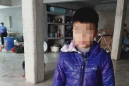 Tin tức trong ngày - Bé trai được mẹ gửi vào chùa kèm bức thư “bố dượng không đồng ý nuôi”