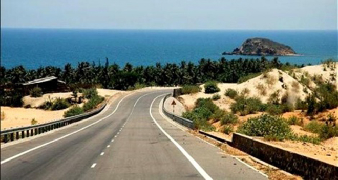Đường ven biển Cát Tiến - Diêm Vân