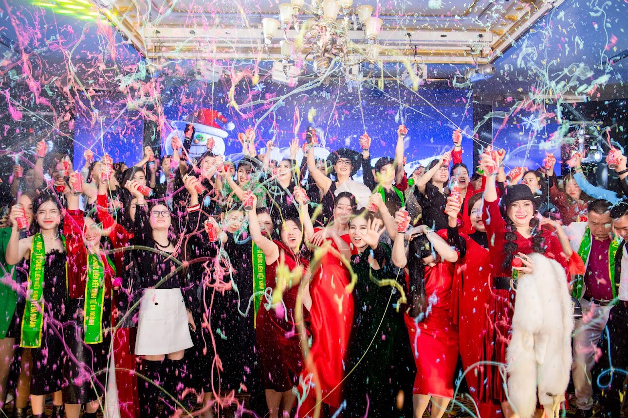 Giây phút tổ chức HWO Global cùng nhau đón giây phút giáng sinh và năm mới trong niềm hân hoan hạnh phúc