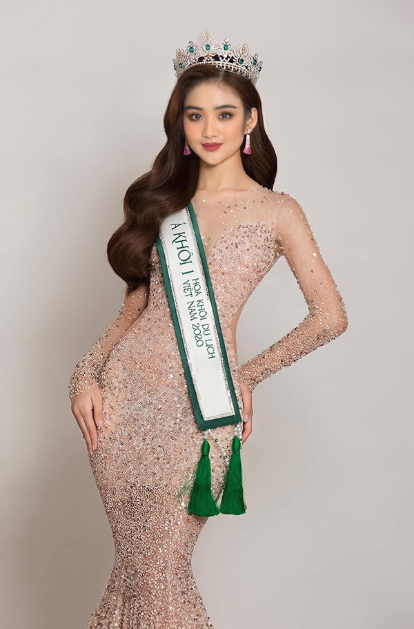 Á khôi cuộc thi Hoa khôi du lịch Việt Nam - Bùi Minh Anh.