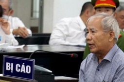 Tin tức trong ngày - Cựu Phó Chủ tịch Khánh Hoà khai lý do giảm giá trụ sở công từ 21 tỉ xuống 9,4 tỉ đồng