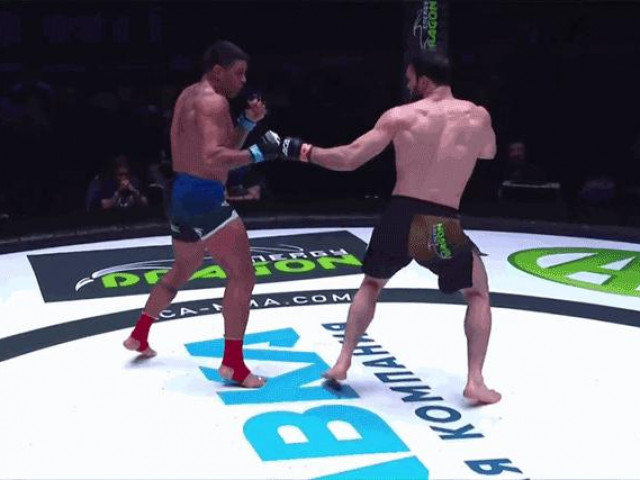 Thể thao - ‘Hổ dữ’ Ushukov tung cú đá xoay tuyệt đỉnh khiến ‘King Kong’ Machado gục ngã