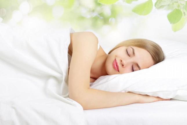 Những sai lầm khi ngủ vào mùa đông có thể khiến bạn đau đầu, khó thở, thậm chí đột tử - 1