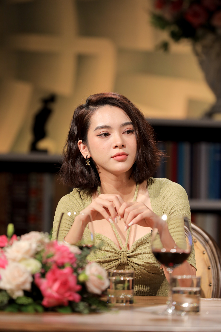 Sau khi rời khỏi nhà chồng, nữ diễn viên&nbsp;chỉ&nbsp;tập trung vào ba thứ: bản thân, nuôi con và việc kiếm tiền