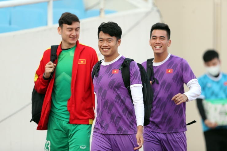 Chiều ngày 24/12, ĐT Việt Nam có buổi tập trên sân vận động Mỹ Đình từ lúc 16h, để chuẩn bị cho cuộc tiếp đón Malaysia ở lượt đấu thứ hai của bảng B AFF Cup 2022 (19h30 ngày 27/12).