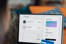 Công nghệ thông tin - Ngừng sử dụng phần mềm bẻ khóa nếu không muốn mất tiền ngân hàng