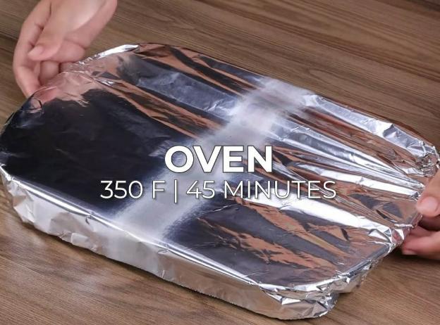 Bạn nướng làm 2 lần. Lần 1 nếu dùng lò nướng thì bạn nướng ở 350oF trong 45 phút. Còn nếu bạn dùng nồi chiên không dầu thì sét nhiệt độ 180o trong 15 phút.