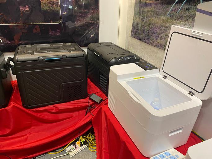 Nhiều mẫu tủ lạnh di động “mini” khá hút khách