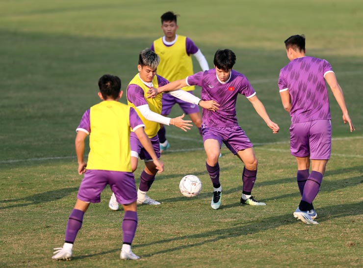 ĐT Việt Nam tập luyện hướng tới chiến thắng trước Malaysia
