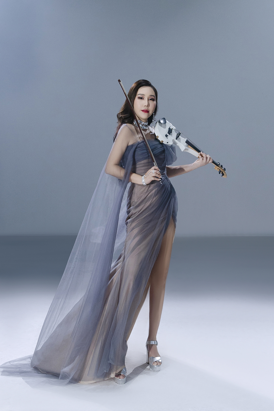Nghệ sĩ Hàn “gây sốt” với bản violin “Xin chào Việt Nam” làm điều đặc biệt dịp Noel - 1