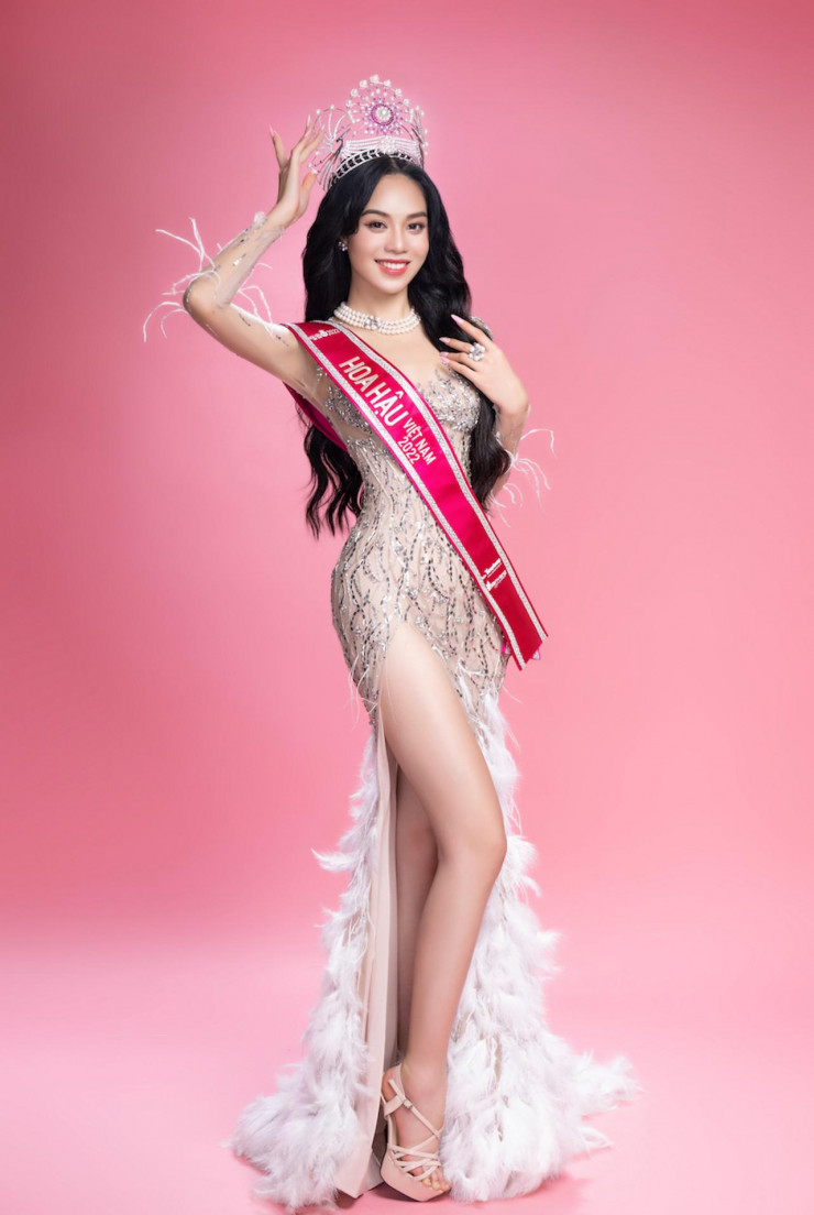 Hoa hậu Huỳnh Thị Thanh Thủy có gương mặt cân đối hiếm có - 8