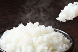 Sức khỏe đời sống - 4 sai lầm khi ăn cơm có thể khiến bạn mắc bệnh dạ dày