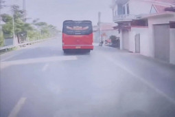 Ô tô - Clip: Đây là "pha đánh lái của năm" của bác tài