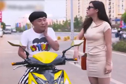 Clip hài hước - Hai thanh niên ra đường "chọc ghẹo" gái xinh nhận ngay cái kết đắng