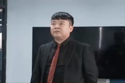 Clip hài hước - Chàng trai thể hiện sự tự tin một cách... "dở hơi" trước mặt sếp