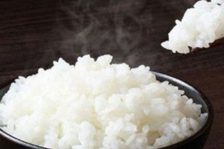 4 sai lầm khi ăn cơm có thể khiến bạn mắc bệnh dạ dày