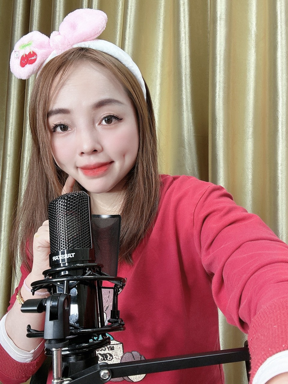 Doanh nhân Phương Huyền vừa hội tụ tài kinh doanh vừa có đam mê ca hát - 4