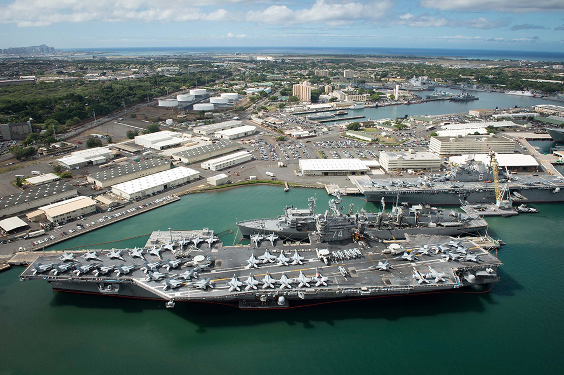 Hawaii là nơi Mỹ đặt căn cứ hải quân chiến lược mang tên Trân Châu Cảng.