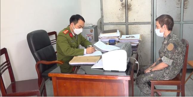 Thành “Chiểu” làm việc với cán bộ điều tra.