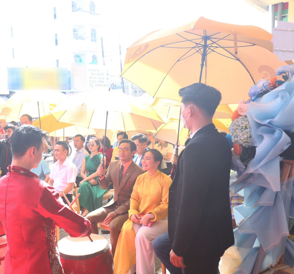 Cuộc sống của Quý Bình sau 2 năm cưới nữ doanh nhân bất động sản hơn 7 tuổi - 3