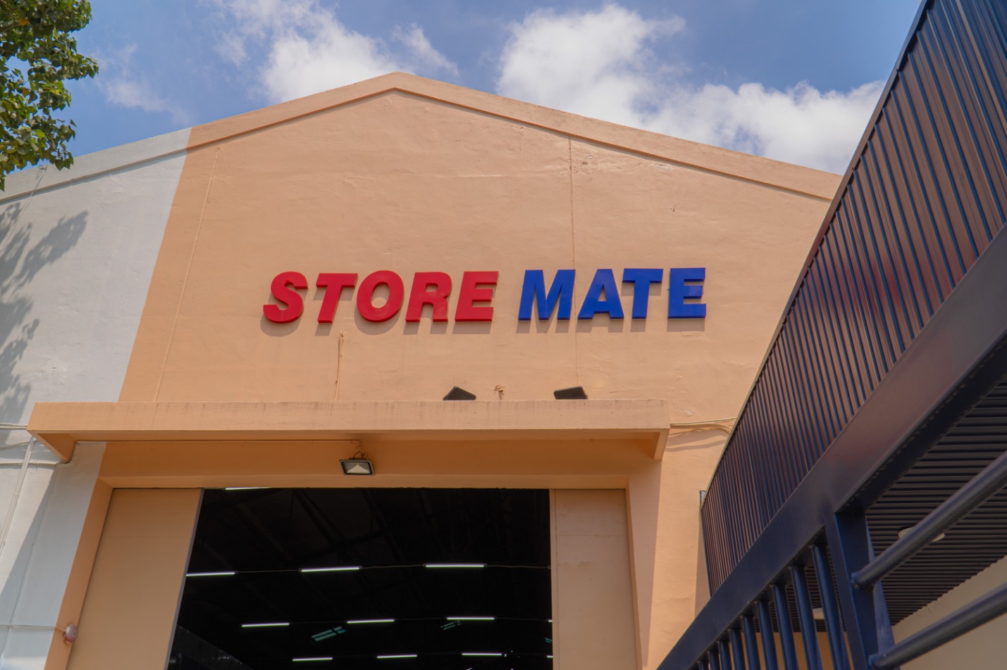 Dịch vụ cho thuê kho tự quản chuyên nghiệp với hệ thống bảo mật cao nhất: có bảo vệ, CCTV giám sát hoạt động mọi lúc 24/7, hệ thống phòng cháy chữa cháy và nhiều kích cỡ kho đa dạng đáp ứng mọi nhu cầu lưu trữ khác nhau.