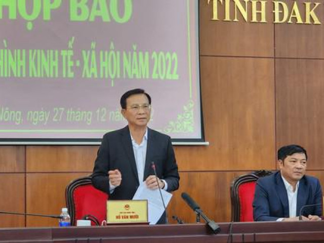 Tin tức trong ngày - Chủ tịch UBND tỉnh Đắk Nông chỉ đạo xử lý vụ điều giáo viên đi tiếp khách "VIP"