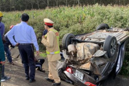 Tin tức trong ngày - Người đàn ông nước ngoài lái ôtô gây tai nạn liên hoàn