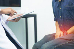 Sức khỏe đời sống - Bất ngờ 4 nam sinh bị ghẻ giăng kín vùng sinh dục