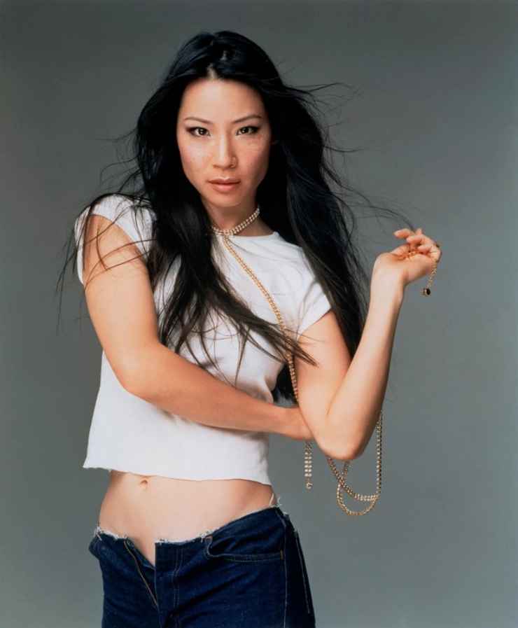 Lucy Liu vẫn xinh đẹp và nóng bỏng ở tuổi 54.