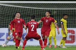 Trực tiếp bóng đá Việt Nam - Malaysia: Văn Toàn đá chính (AFF Cup)