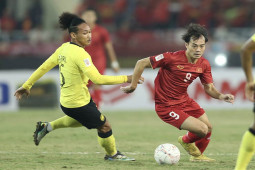Trực tiếp bóng đá Việt Nam - Malaysia: Văn Toàn bị truất quyền thi đấu (AFF Cup)