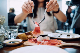 Media - 4 thói quen ăn uống âm thầm "bào mòn" khả năng miễn dịch