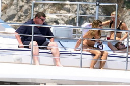 Đàn ông - Phú ông "sát gái" nhất thế giới: Yêu từ thiên thần nội y đến minh tinh rồi nhận đắng cay