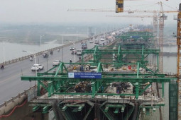 Tin tức trong ngày - Công trường cầu Vĩnh Tuy giai đoạn 2 nhộn nhịp thi công những ngày cuối năm