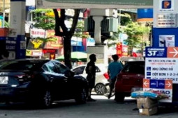 Thị trường - Tiêu dùng - Giá xăng dầu hôm nay 28/12: Loại tăng, loại giảm trước lo ngại nguồn cung thiếu hụt