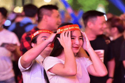 Tin tức trong ngày - CĐV Malaysia kéo về Mỹ Đình "khuấy đảo", đốt pháo sáng trước trận gặp ĐT Việt Nam