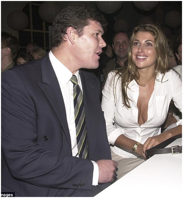 James Packer nhanh chóng lao vào mối quan hệ yêu đương với bóng hồng mới. Ông bắt đầu hẹn hò&nbsp;người mẫu quyến rũ, xinh đẹp Jodhi Meares.


