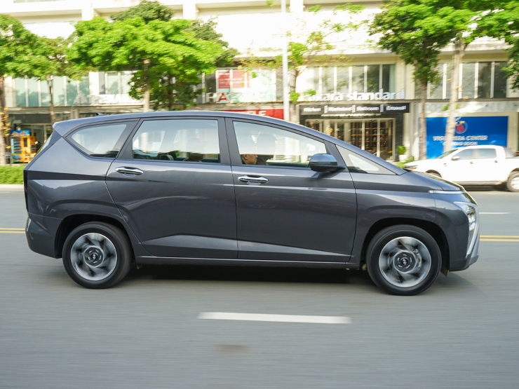 ​Trải nghiệm xe Hyundai Stargazer, tân binh trong phân khúc MPV - 15