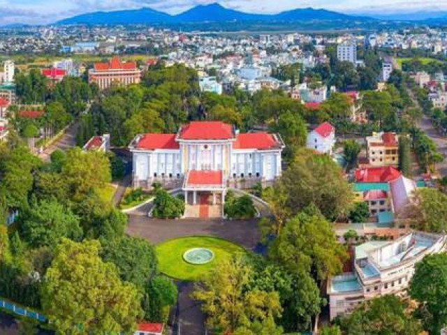 Tin tức trong ngày - Hai phó chủ tịch tỉnh Gia Lai nhận nhiệm vụ mới sau khi bị cảnh cáo