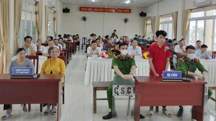 Bị cáo Cô Thanh Sang tại phiên tòa xét xử lưu động về tội trốn tránh nghĩa vụ quân sự. Ảnh: Phát Đạt