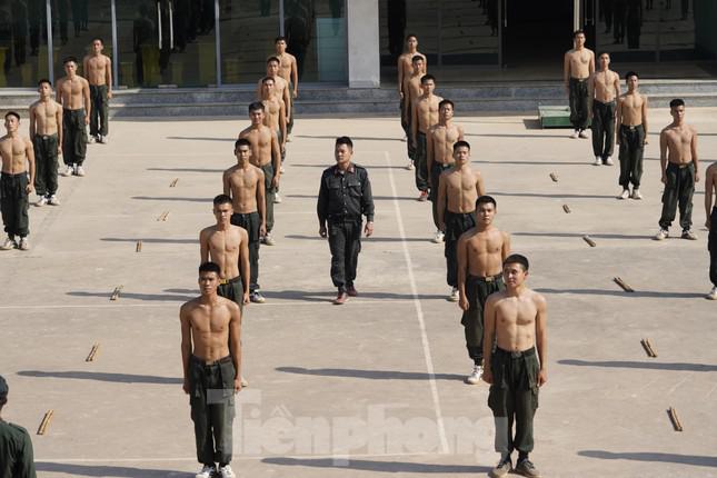 Trung tâm Huấn luyện quốc gia về phòng chống khủng bố thuộc Bộ Tư lệnh Cảnh sát cơ động được lập ngày 23/2 tại Quảng Ninh. Đây là đơn vị đầu tiên của lực lượng cơ động có nhiệm vụ huấn luyện, bồi dưỡng về công tác phòng chống khủng bố; ứng phó giải quyết các tình huống khủng bố, phá hoại, bạo loạn vũ trang...