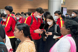 Bóng đá - Thủ môn Đặng Văn Lâm được bạn gái Yến Xuân "tiếp lửa" ở Singapore