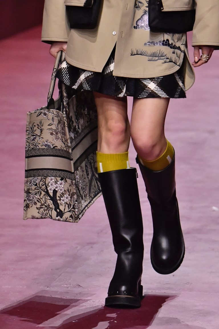 Những đôi bốt không thể bỏ qua để luôn sành điệu trong mùa đông - 9