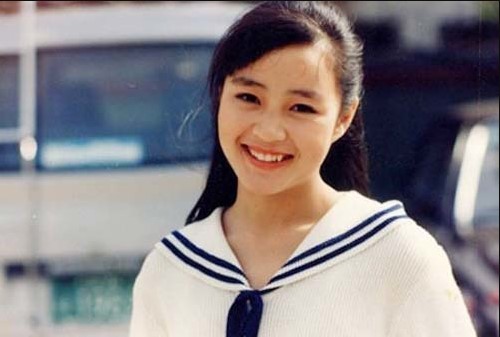 Hình ảnh thời trẻ của Kim Hye Soo.