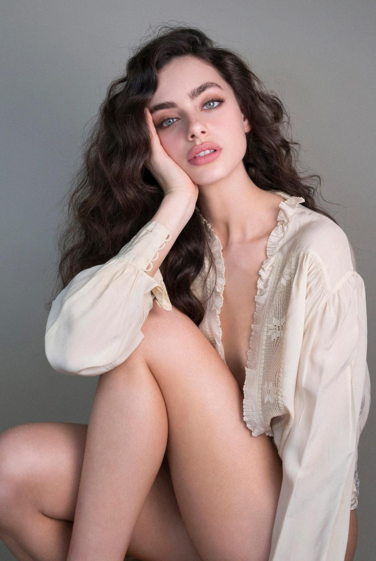 Con dâu phó tổng thống Ecuador có gương mặt đẹp nhất thế giới năm 2022 - 12