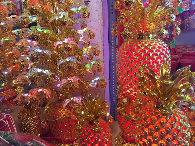 Trái thơm lá vàng