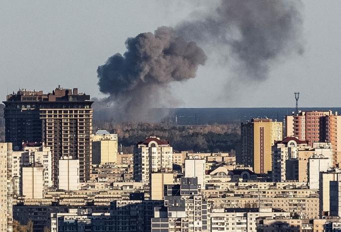 Nga vừa tiến hành một cuộc tập kích tên lửa quy mô lớn vào nhiều thành phố của Ukraine. Ảnh: Reuters