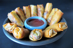 Ẩm thực - Cách làm chả giò chay ngũ sắc lạ miệng cho mâm cúng ngày Tết