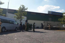 Tin tức trong ngày - Công an khám xét Trung Tâm Đăng Kiểm 50-14D
